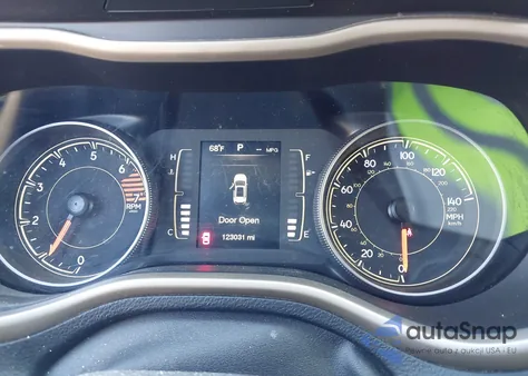 2016 Jeep Cherokee Latitude из США, поврежденный, VIN 1C4PJMCB5GW345869